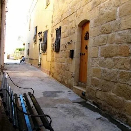 Mithna Hostel *